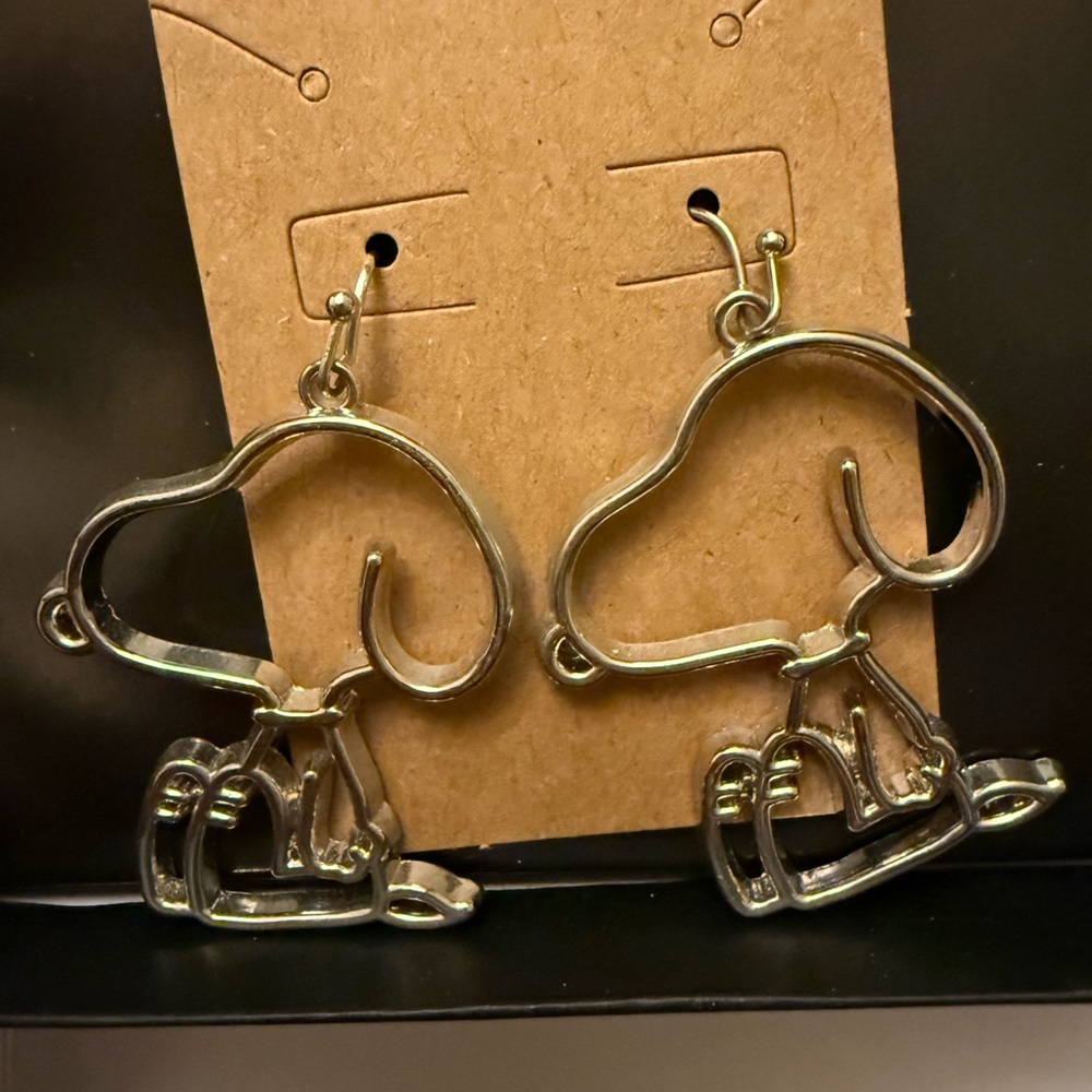 Snoopy Outline Earrings - Picture 2 of 3